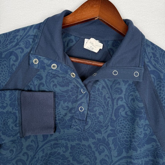 The North Face Tops - The North Face Wool Blend Pullover Womens M Blue Floral‎ 1/4 Snap Lightweight